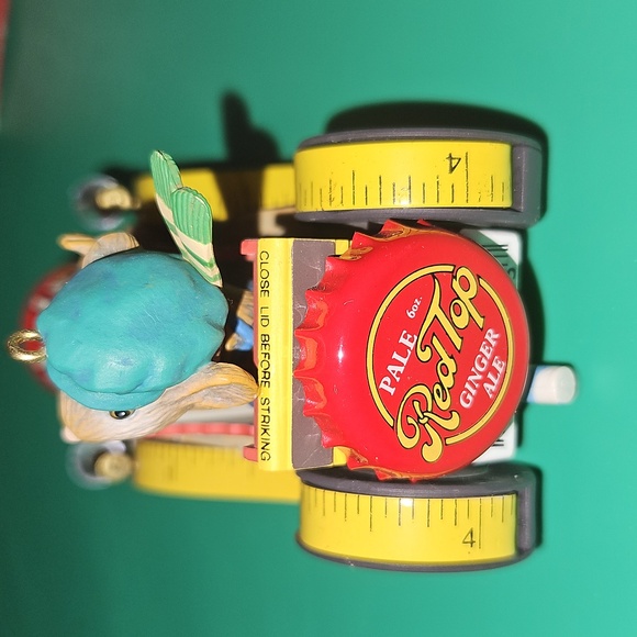 Vintage Enesco "North Pole or Bust" mouse in a hot rod car ornament.  - Picture 4 of 12